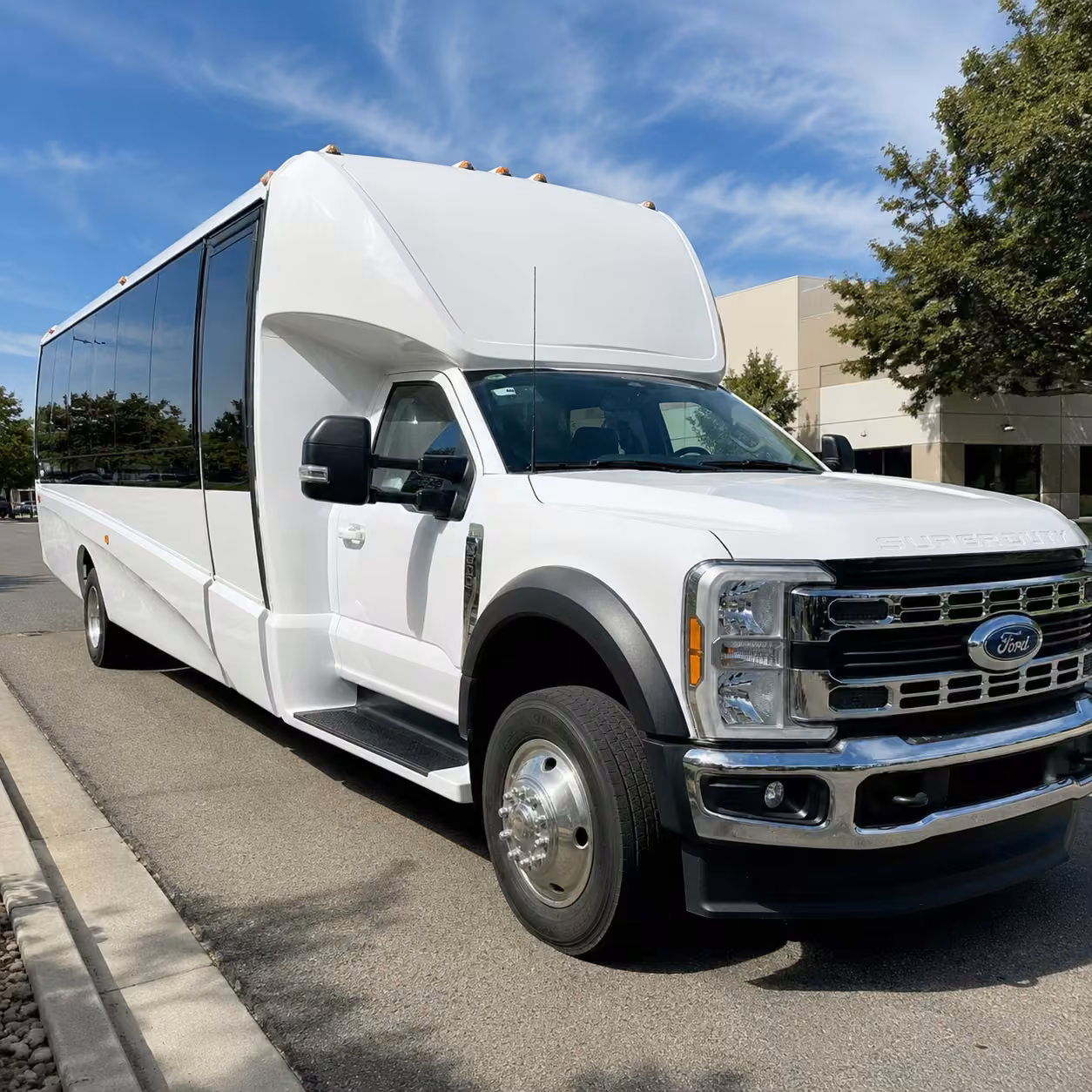 15 35 passenger minibus